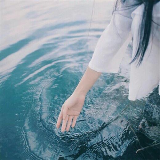 爱一个人简短签名