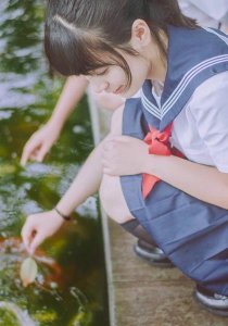 ​形容天各一方的红颜知己的句子