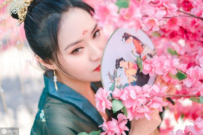 ​很美很好听的古风唯美句子带图 ：此去经年人独悲，只道此生应不悔