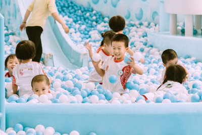 ​父母对幼儿园毕业寄语简短（15句幼儿园毕业精辟短句）
