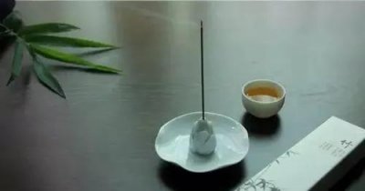 ​描写风轻云淡的优美句子（20个随心随性的禅意句子）