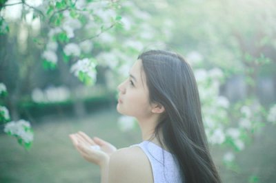 ​青春的经典句子摘抄写青春的唯美句子摘抄(精选70句)