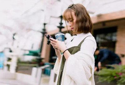 ​暗示知道他说谎的句子