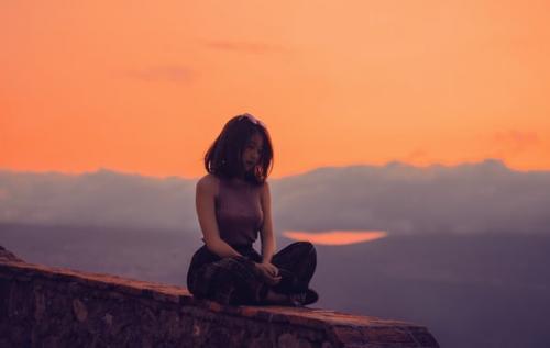 女人晚安心语正能量