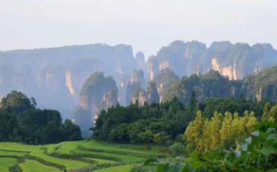 ​谁人背后不说人谁人背后无人说图 努力赚钱的励志句子