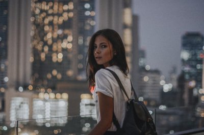 ​发自拍的朋友圈配文可爱 发自己照片幽默话