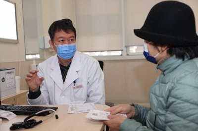 ​代表委员履职故事丨全国政协委员李海潮：着眼痛点 “医”心建言