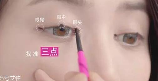 眼线和眼影先画哪个 眼线和眼影搭配画法步骤 眼线和眼影先画哪个 眼线和眼影搭配画法步骤