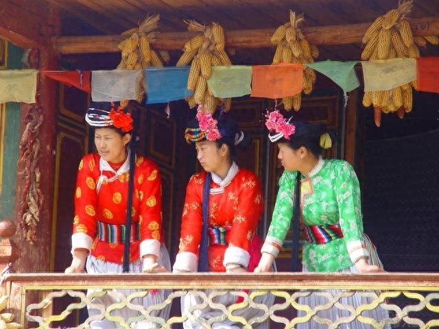 泸沽湖流行“男不娶女不嫁”?摩梭族“走婚”骗局的独家揭秘