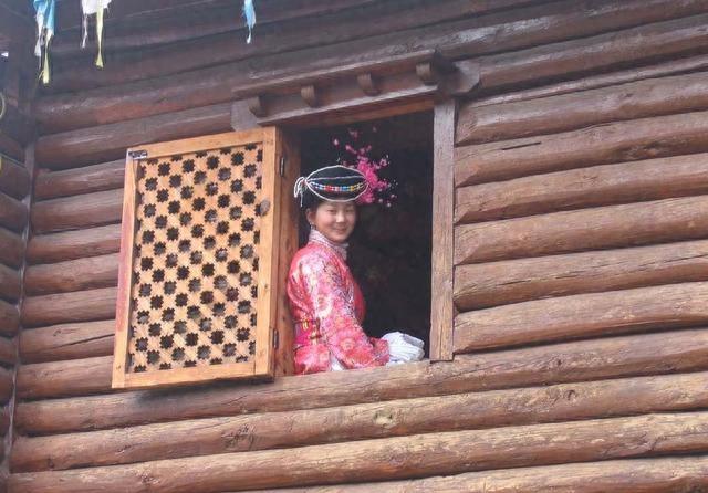 泸沽湖流行“男不娶女不嫁”?摩梭族“走婚”骗局的独家揭秘