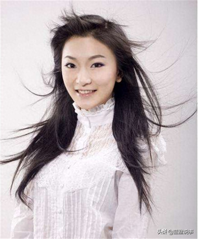 《乡村爱情》“李秋歌”金玫玫戏外照,依然是个听妈话的乖乖女