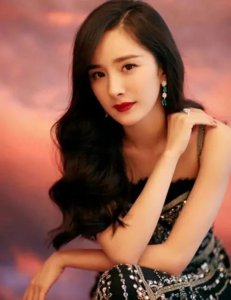 ​杨幂与魏大勋扑朔迷离的关系，二线男明星恐怕驾驭不住霸道女总裁