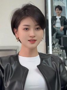 ​40岁女人适合什么发型？6款时尚、洋气、显气质的短发给你答案！