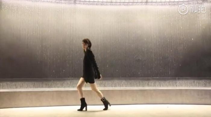 戚薇给女儿庆生发视频所有人都没看懂,暂停后恍然大悟!