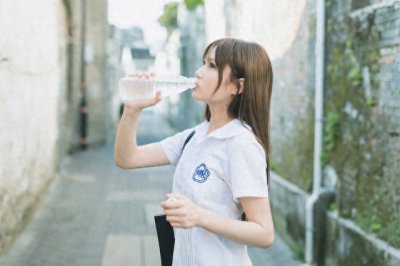 ​爱情启示录：女生允许你追她4个暗示，这些暗示你懂了吗？