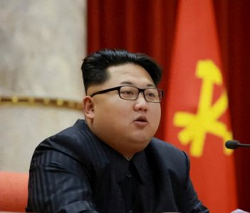 ​金正恩抽烟十几年，为何只抽平价国产烟，烟品牌让我们动容！