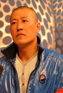 ​谍战天王于震，被前妻冠上了家暴男标签，现任妻子辛月，貌美如花