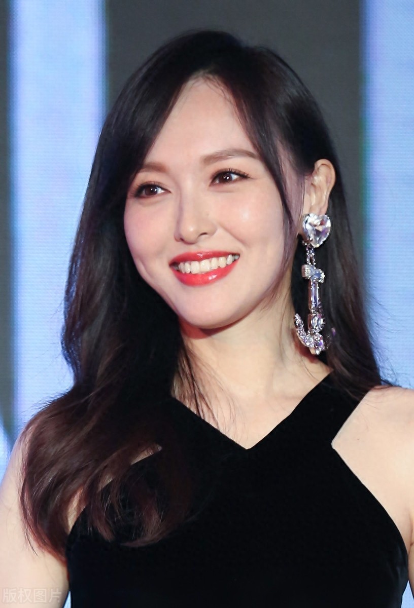 娱乐圈的15位80后女星,个个美若天仙,你最喜欢谁?