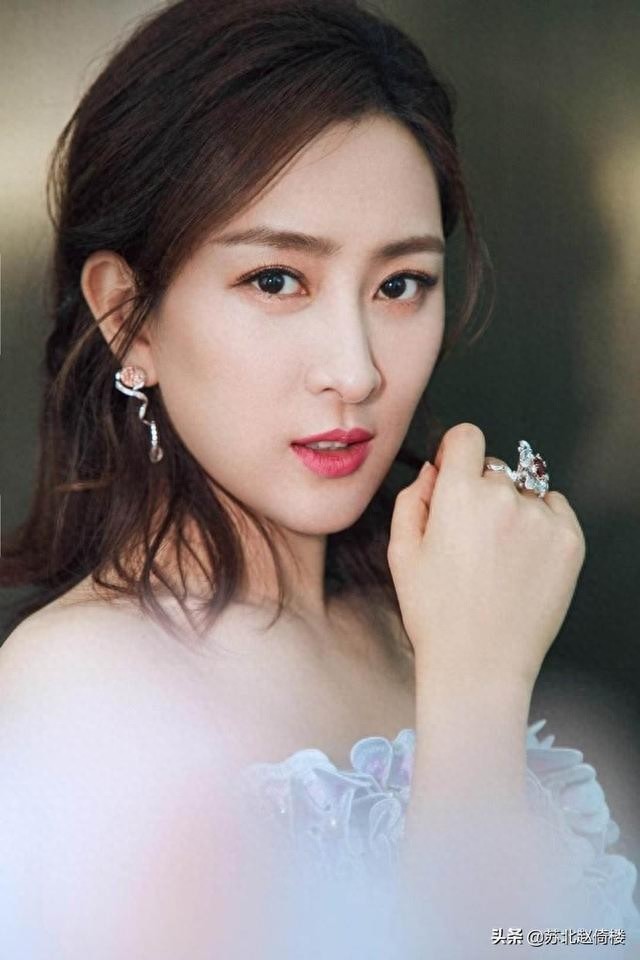 娱乐圈的15位80后女星,个个美若天仙,你最喜欢谁?