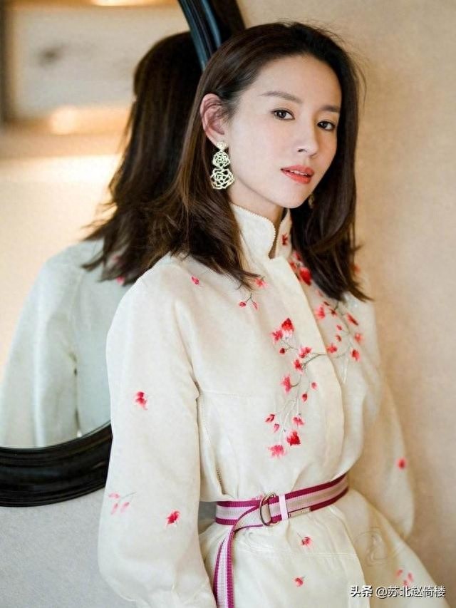 娱乐圈的15位80后女星,个个美若天仙,你最喜欢谁?