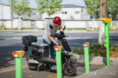 ​听说电动车充满至少7个小时，在充电桩不仅贵时间还长？答案来了