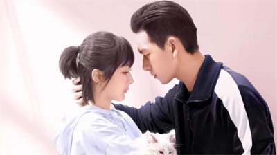 ​《初恋一生》：明星和一个普通女孩的恋爱，没错，是梦想中的爱情