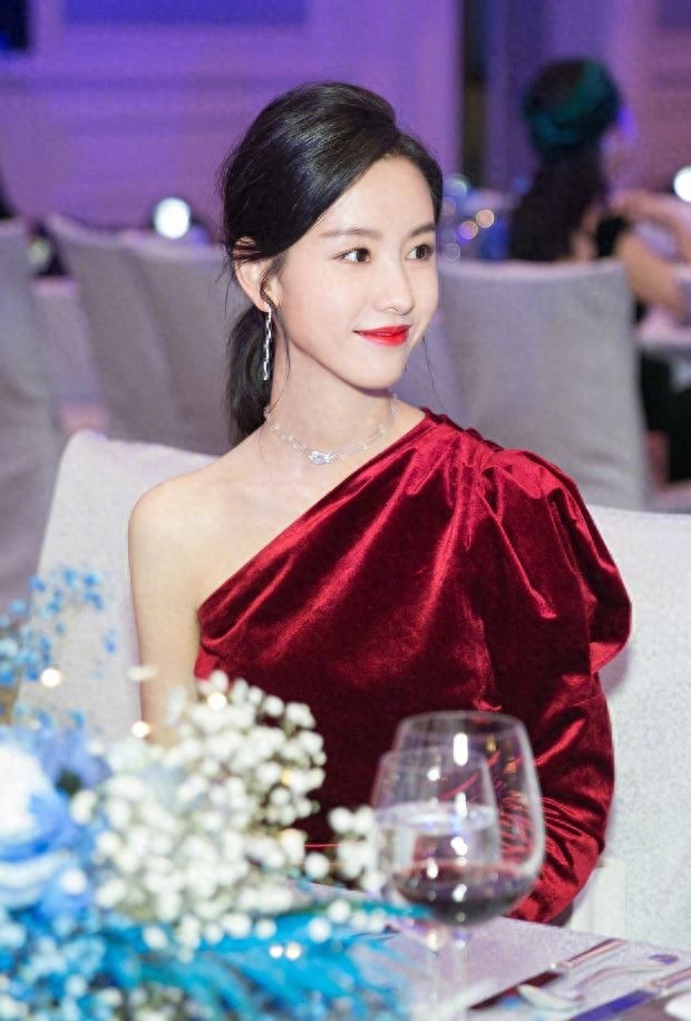 陈都灵,90后女星,福建厦门人,因美貌而出名