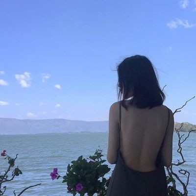 微信霸气头像女生背影