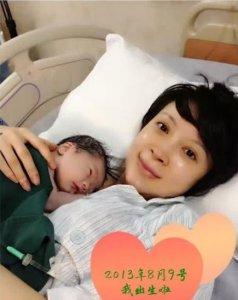 ​金巧巧女儿从出生到两岁的照片，真是一个越长越可爱的小西瓜