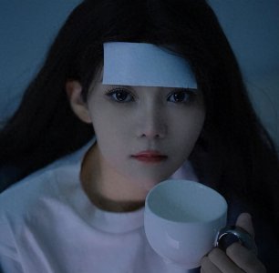 ​28岁电竞教练“菲菲”癌症离世！生前常熬夜憋尿吃外卖，满身刺青