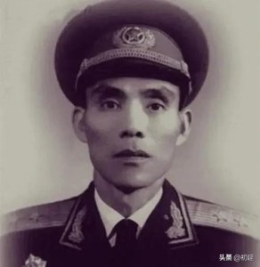 ​1950年，西南军区成立时，各军分区的司令员和政委都有谁？