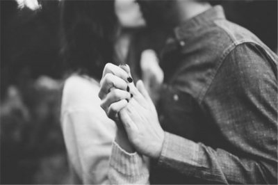 ​女人在婚外有了爱人，会有三个“不由自主”