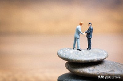 ​关于人情世故的正解，核心就是一句话，看懂了瞬间开悟