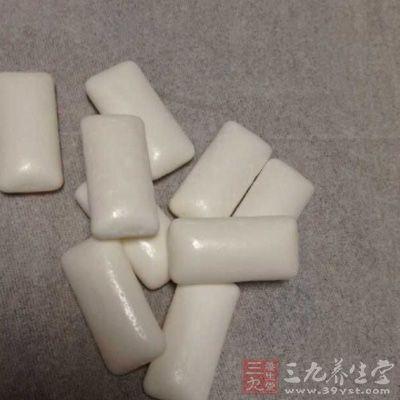 口香糖的坏处是什么(常吃口香糖有八种坏处)(2)