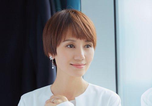 头发翘压下去小妙招(头发翘起来怎么压下去)