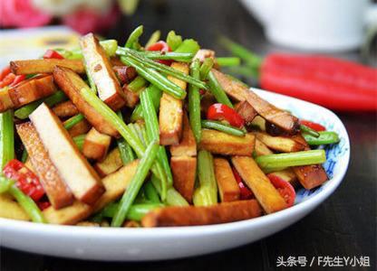 好吃的芹菜的家常做法(教你28道芹菜的做法大全)(6)