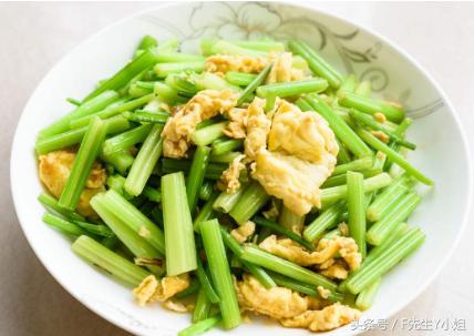 好吃的芹菜的家常做法(教你28道芹菜的做法大全)(11)