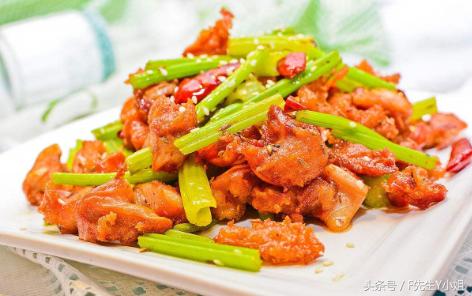 好吃的芹菜的家常做法(教你28道芹菜的做法大全)(20)