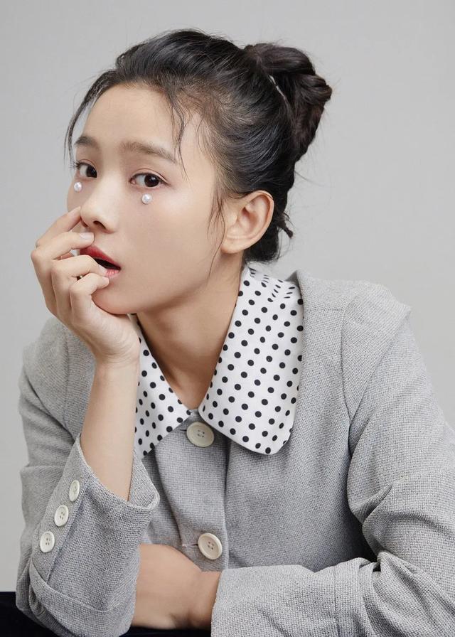 鲁照华写真大全(戏路宽广的95后实力派演员)(64)