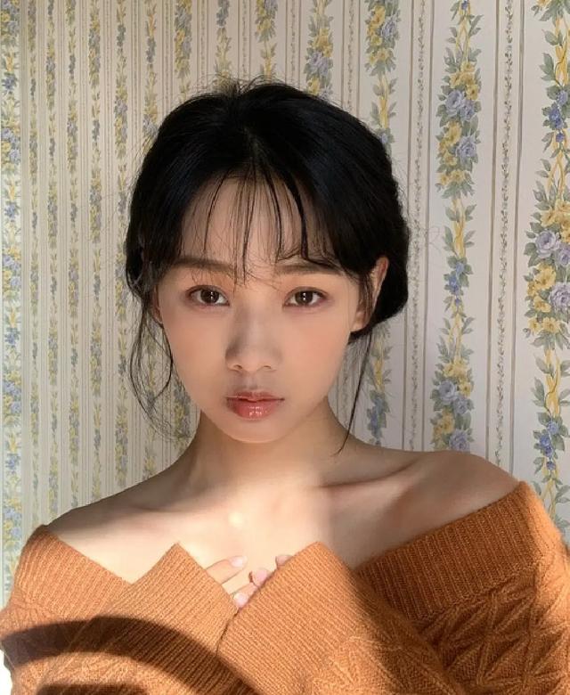 鲁照华写真大全(戏路宽广的95后实力派演员)(70)