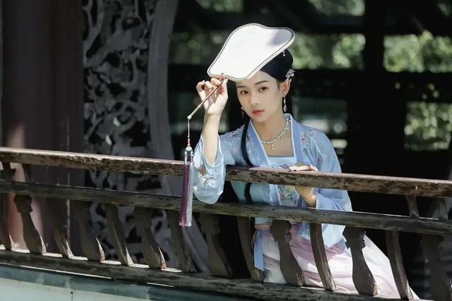 鲁照华写真大全(戏路宽广的95后实力派演员)(38)