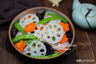 ​家常菜谱简单做法大全（12道新年素菜，好吃还好看，年夜饭端上桌，比大鱼