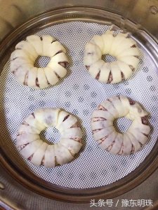 ​大厨教你做豆沙卷馒头，香甜可口，简单易做，吃一次就忘不了！