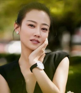 ​那年，徐峥筹拍《我不是药神》，女主角首选并不是谭卓，而是杨幂