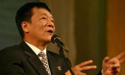 ​侯耀文vs侯耀华：这对亲兄弟，除了名字很像，其他地方都不像