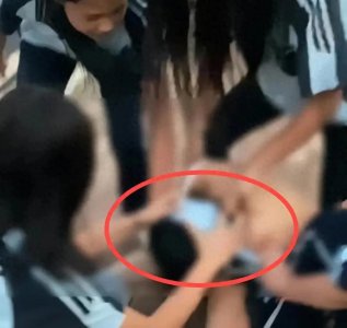 ​闹大了！南宁发生校园霸凌案，初三女生遭扒衣羞辱，警方通报来了