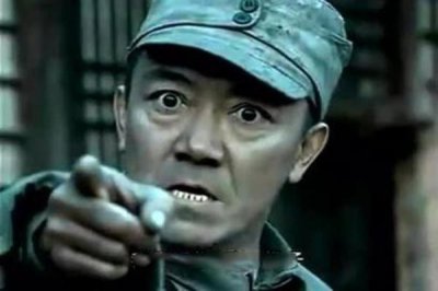 ​团长与政委谁的权利更大一些？