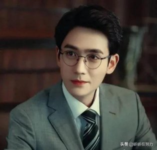 ​暗恋文合集推荐：《他笑时风华正茂》《十年之久》《于尘埃处》