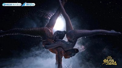 ​杨丽萍河南春晚“人蛇共舞”，惊艳与争议并存，到底咋看