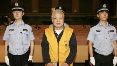 ​湖南贪官曾锦春：打压清官，夜夜陪领导女儿，贪3000万，终获死刑
